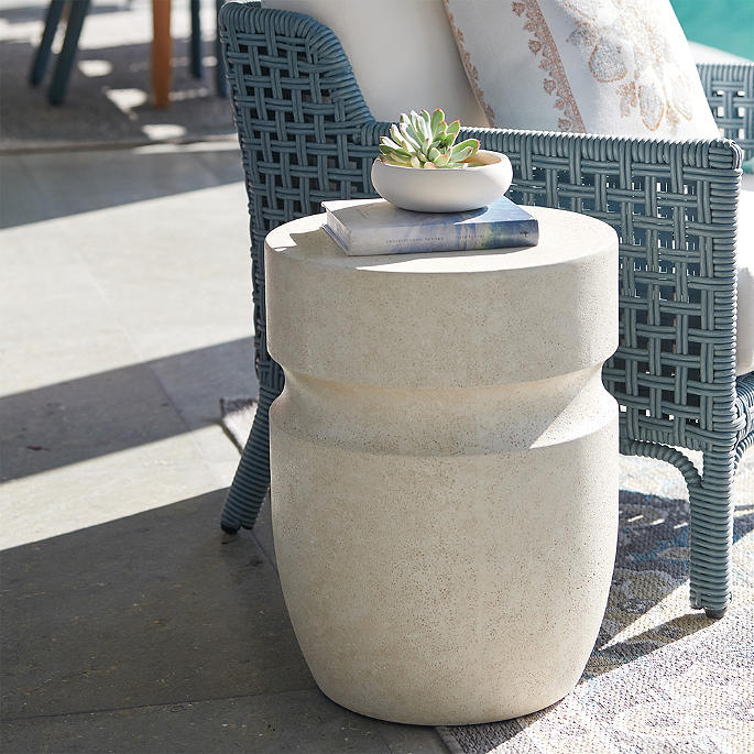 WHITE STONE LOOK SIDE TABLE OR STOOL