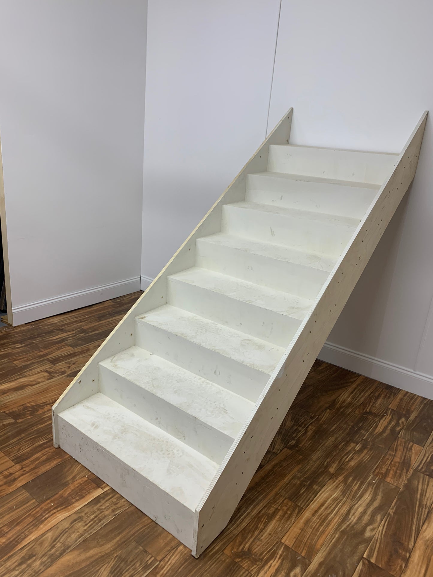 WHITE STAIRCASE