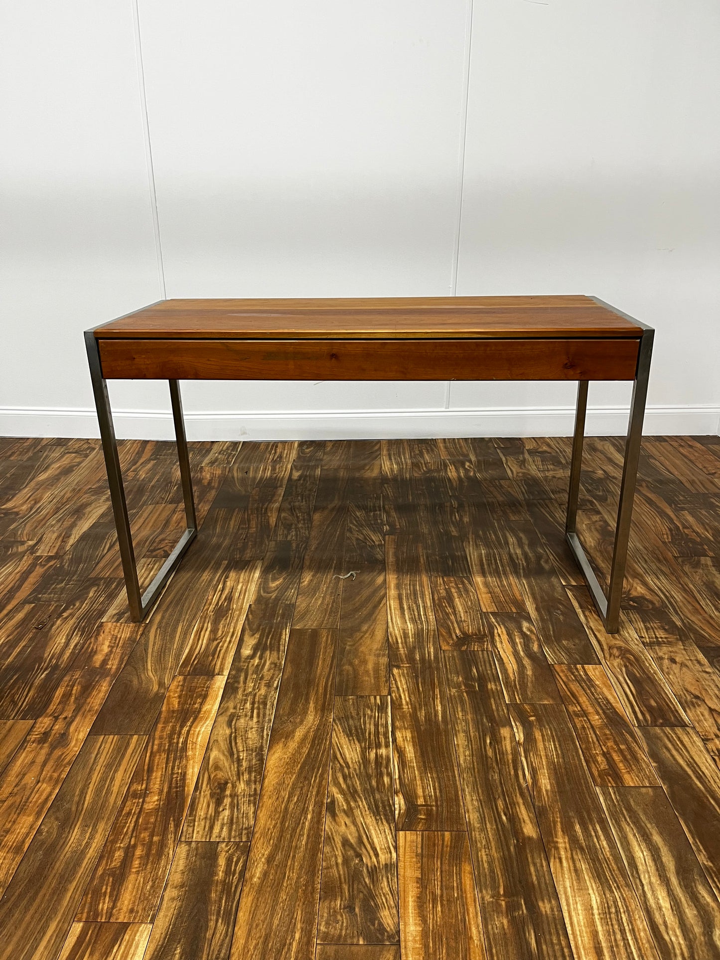 WOOD DESK WITH MOD METAL LEGS