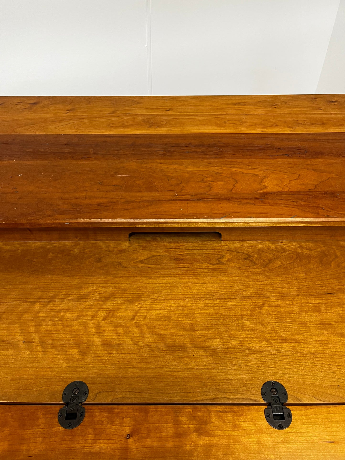 WOOD DESK WITH MOD METAL LEGS