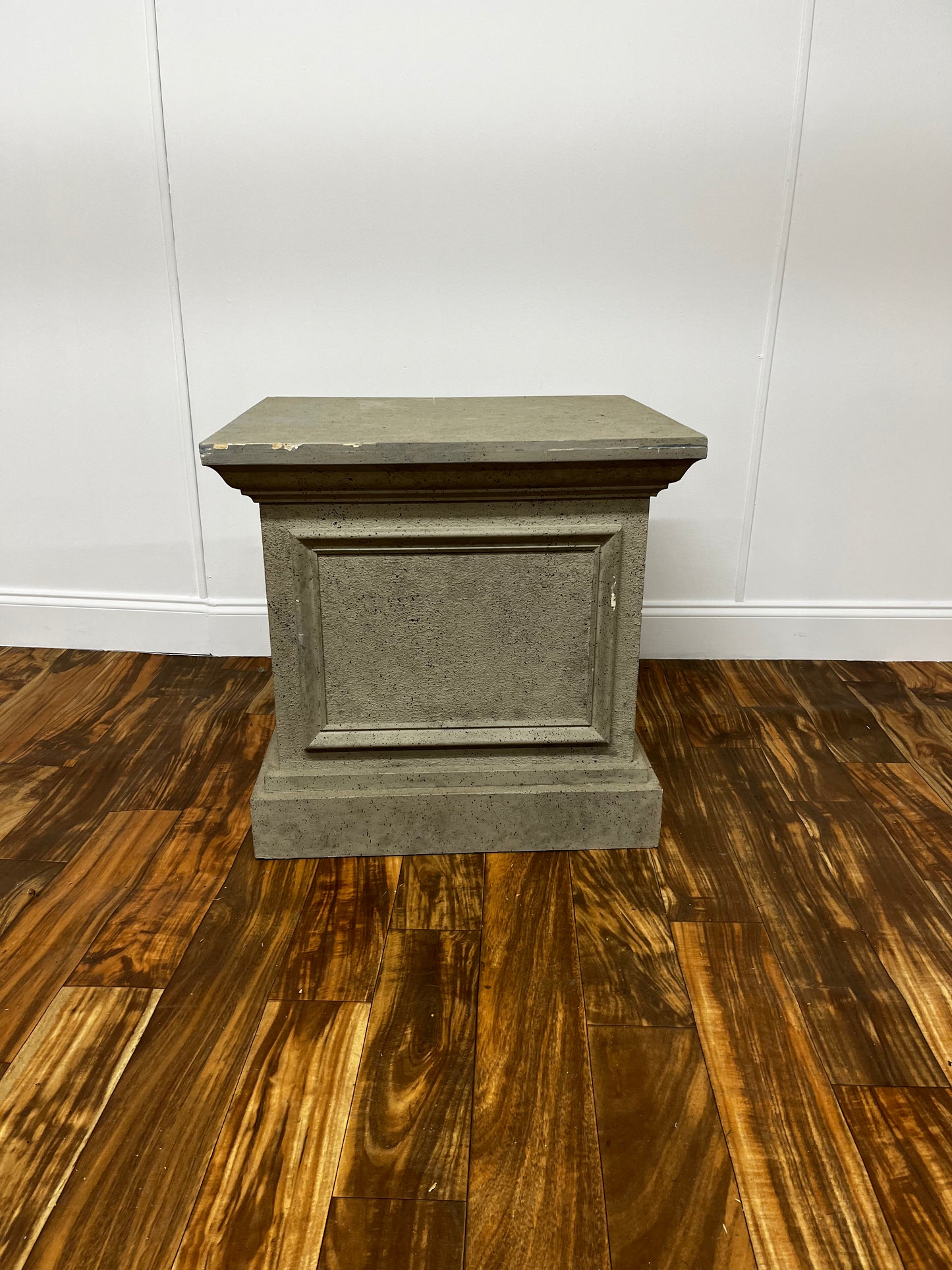 SCENIC CONCRETE GREY COLUMN PEDESTOOL