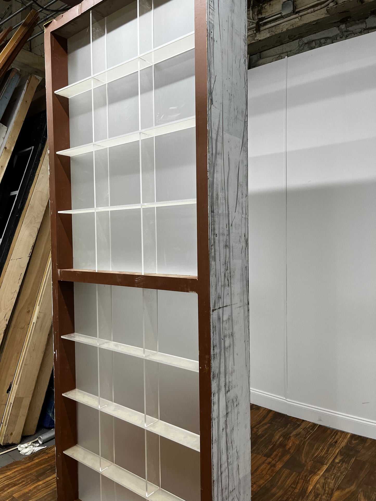 TRANSLUCENT MILK PLEXI WINDOW WALL