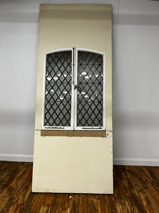 CROSS BARRED DOUBLE WINDOW FLAT