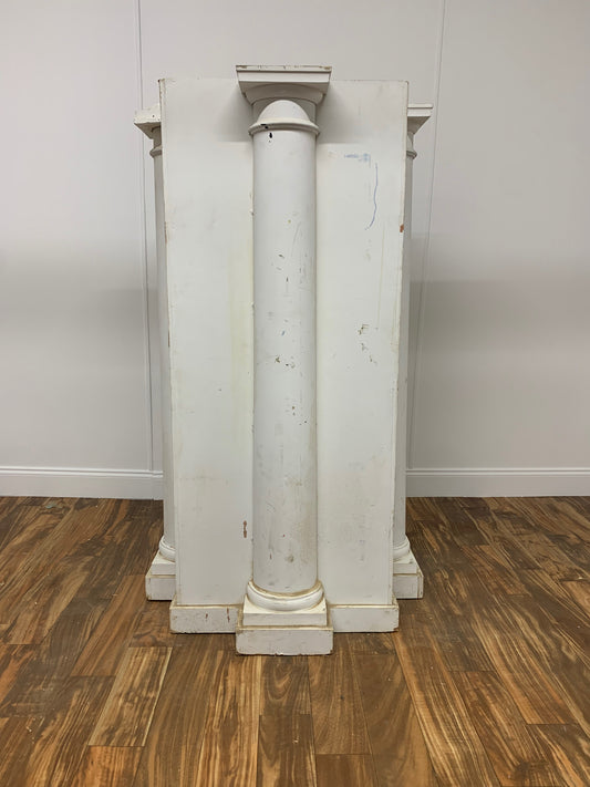 WHITE COLUMNS ON BOX (SELF STANDING)