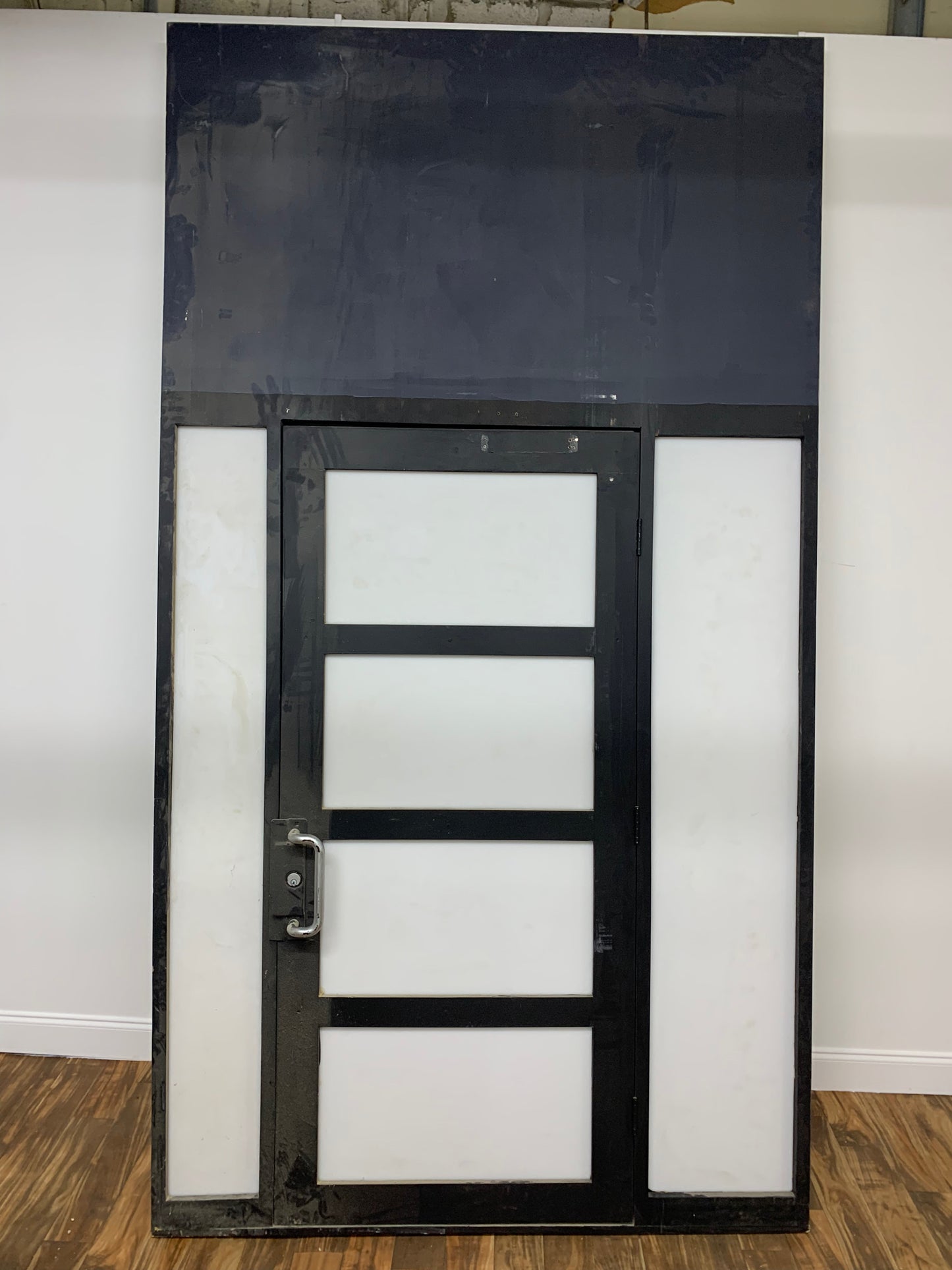BLACK LAB DOOR WITH MILK PLEXI