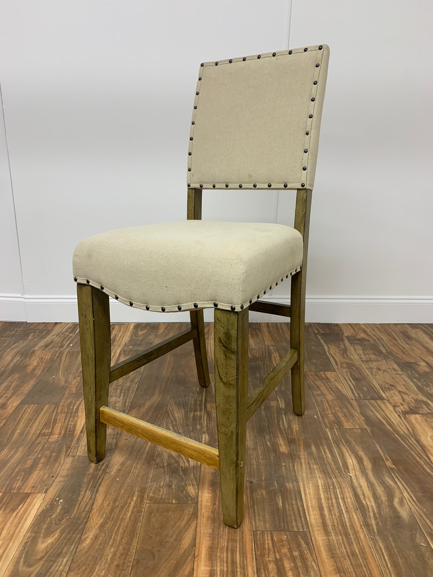 BEIGE BAR STOOL HIGH CHAIR WITH RIVETS