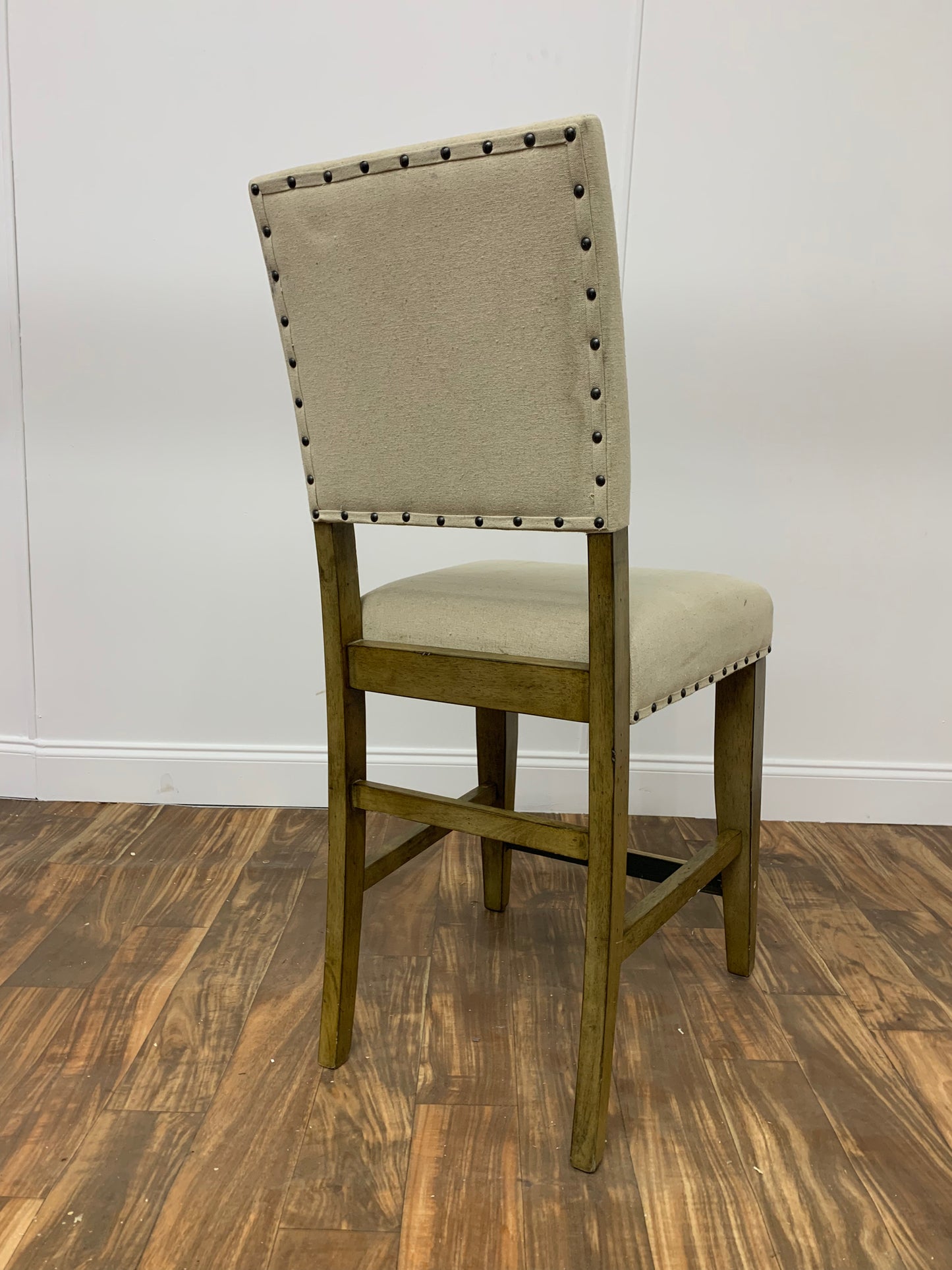 BEIGE BAR STOOL HIGH CHAIR WITH RIVETS