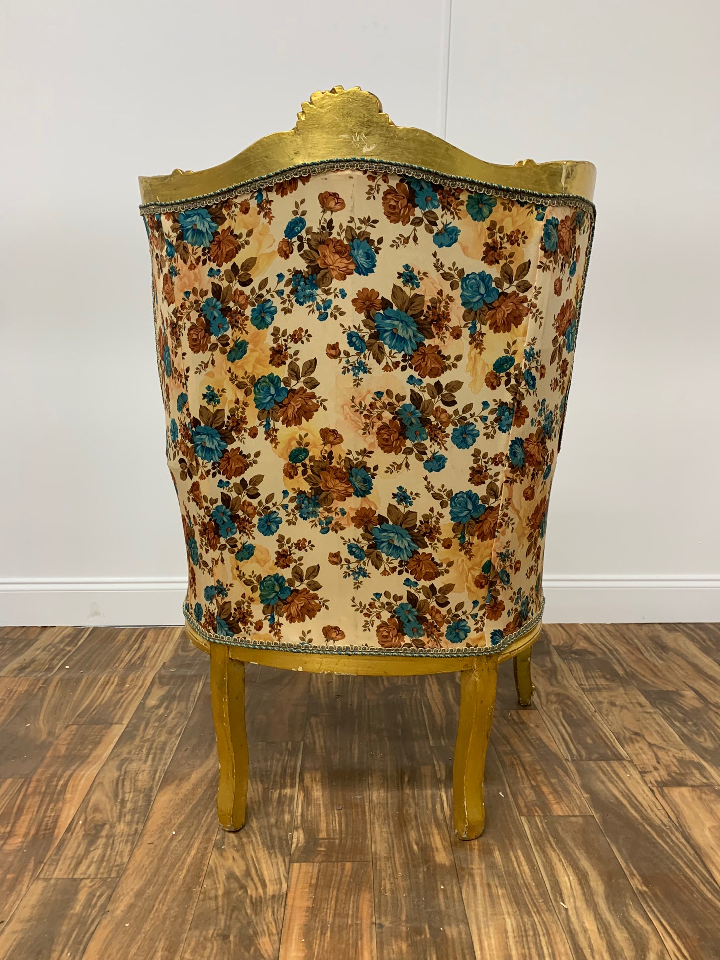 ORNATE FLORAL PATTERN WINGBACK CHAIR