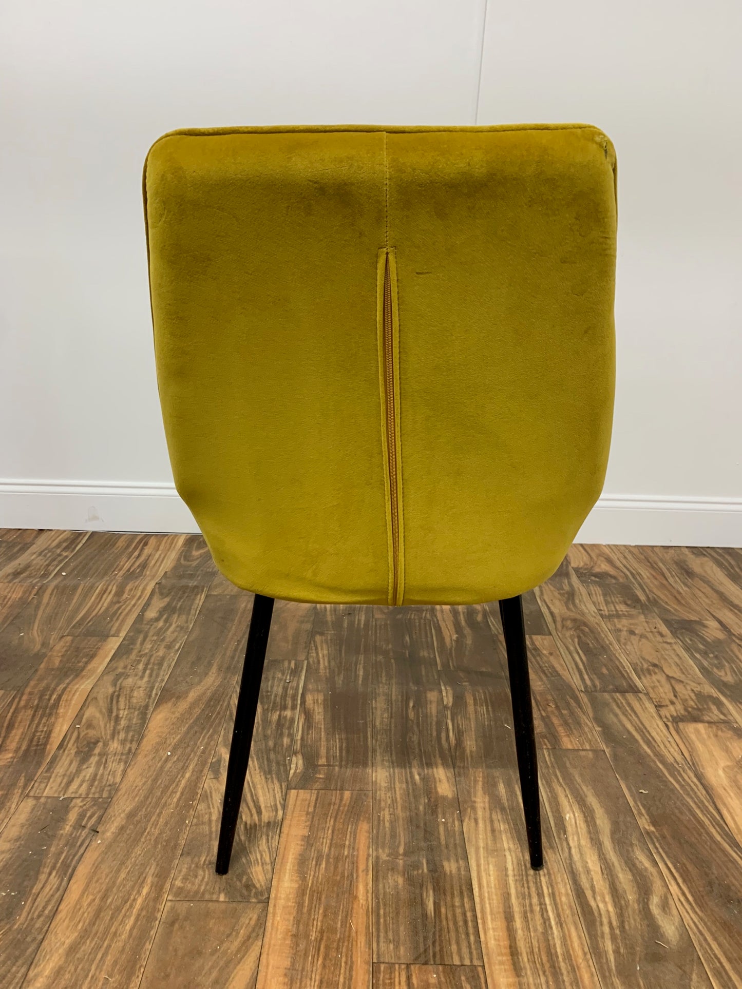 YELLOW VELVET DINING CHAIR