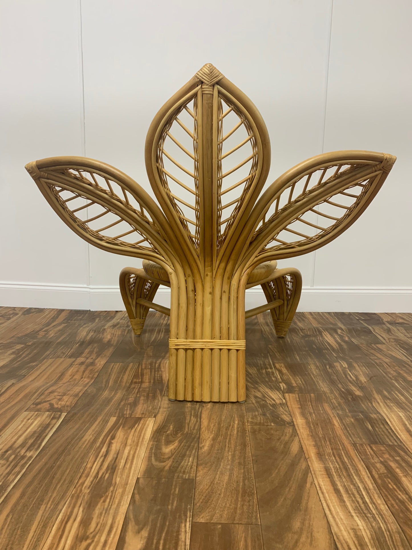 LOTUS FLOWER WICKER RATTAN CHAIR
