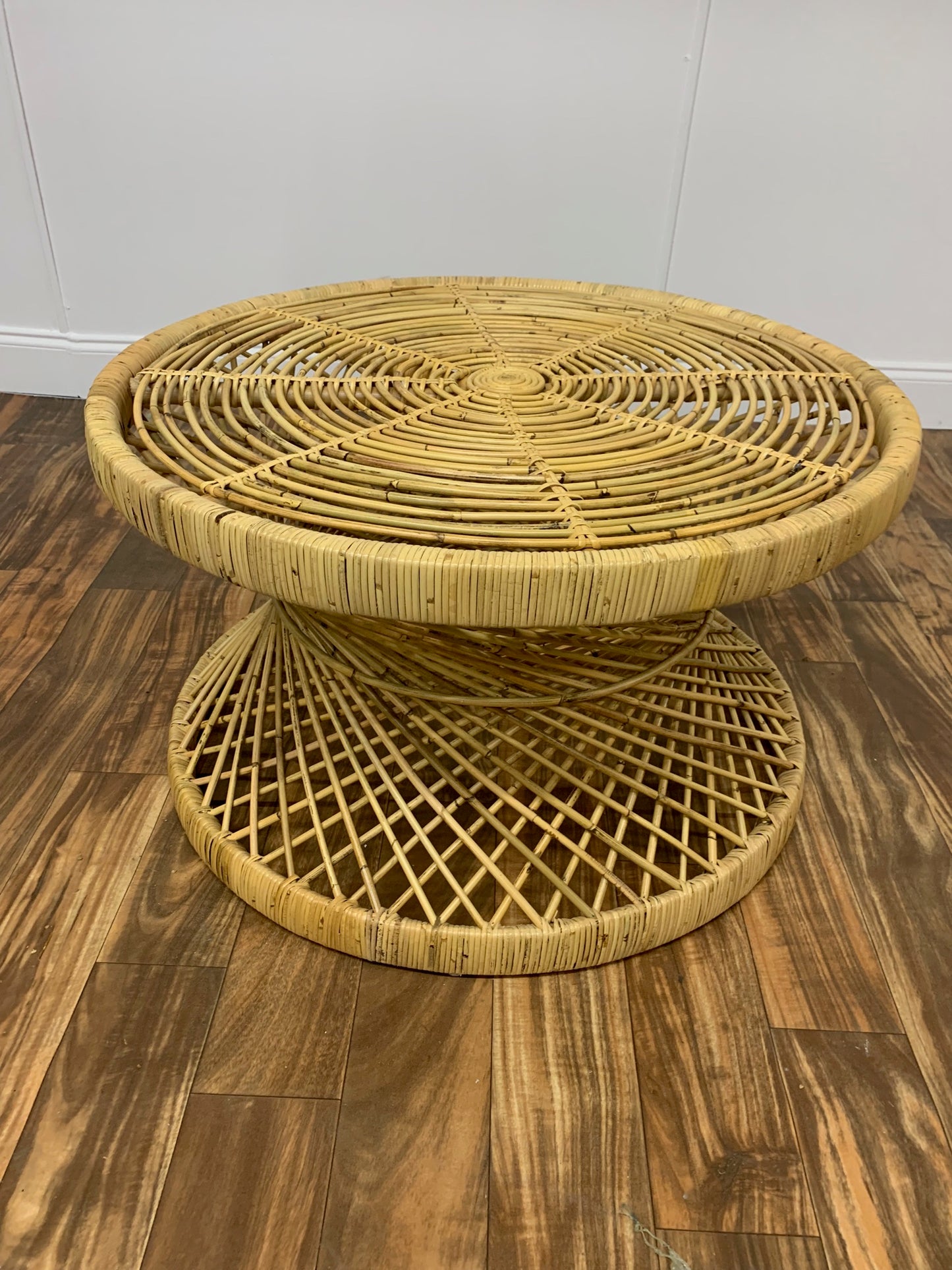 ROUND WICKER RATTAN COFEE TABLE