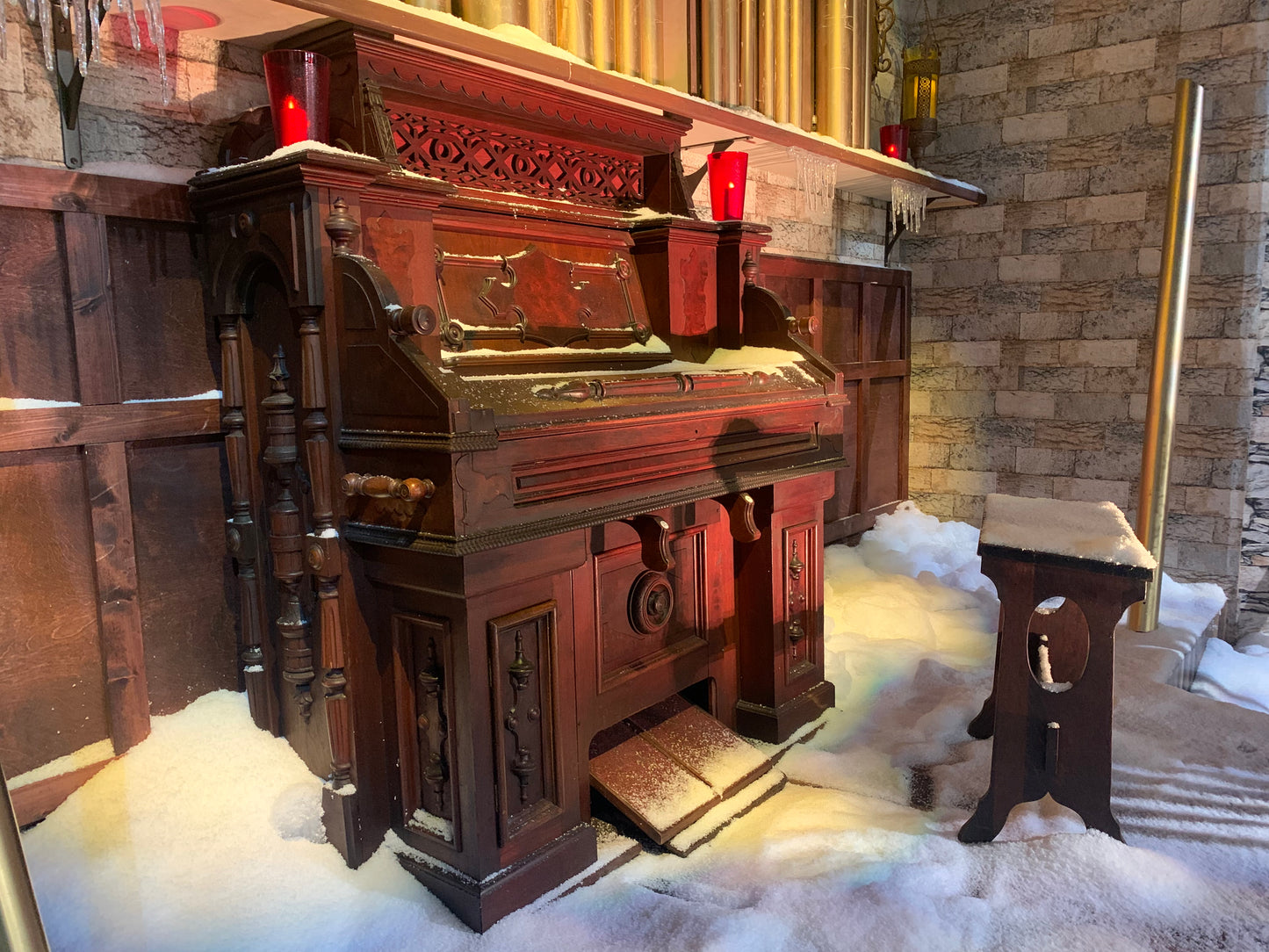 ANTIQUE CHURCH ORGAN AND BENCH