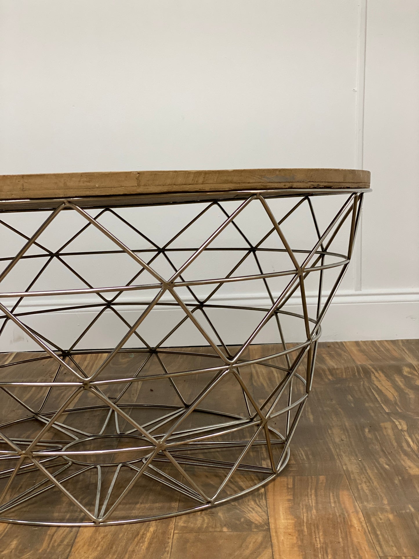 ROUND WOOD TOP TRIANGULAR METAL COFFEE TABLE