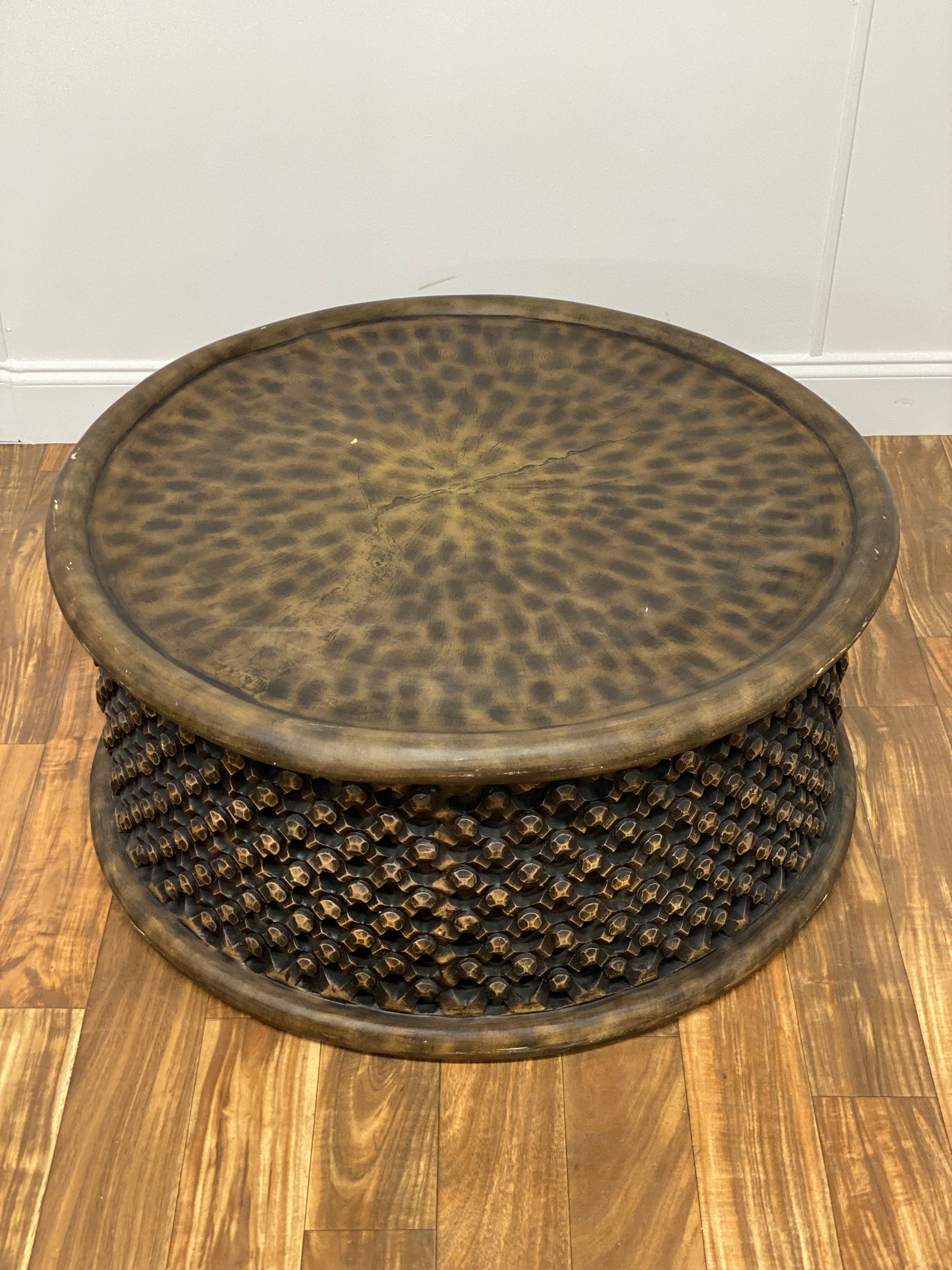 ROUND DARK WOOD COFFEE TABLE WITH LATTICE SIDES