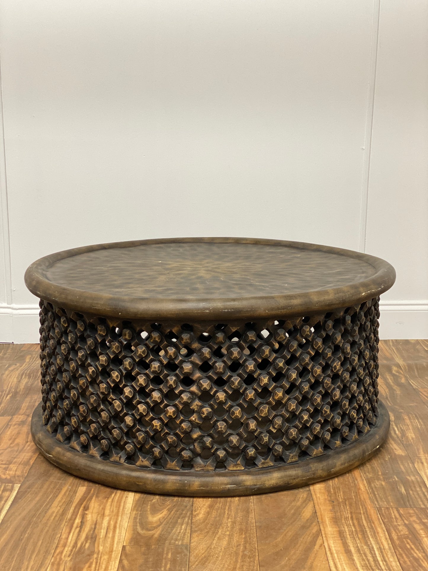 ROUND DARK WOOD COFFEE TABLE WITH LATTICE SIDES