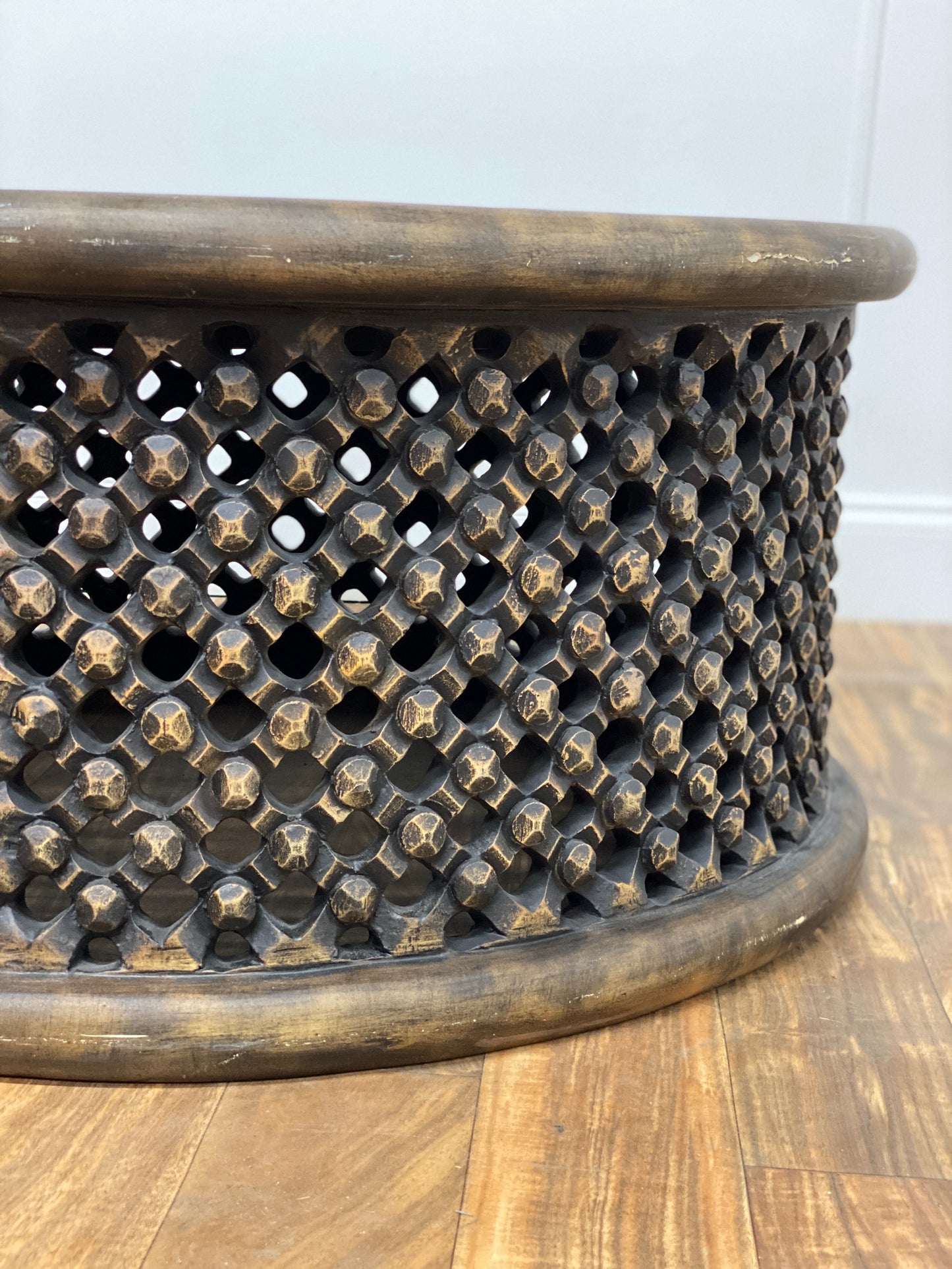 ROUND DARK WOOD COFFEE TABLE WITH LATTICE SIDES