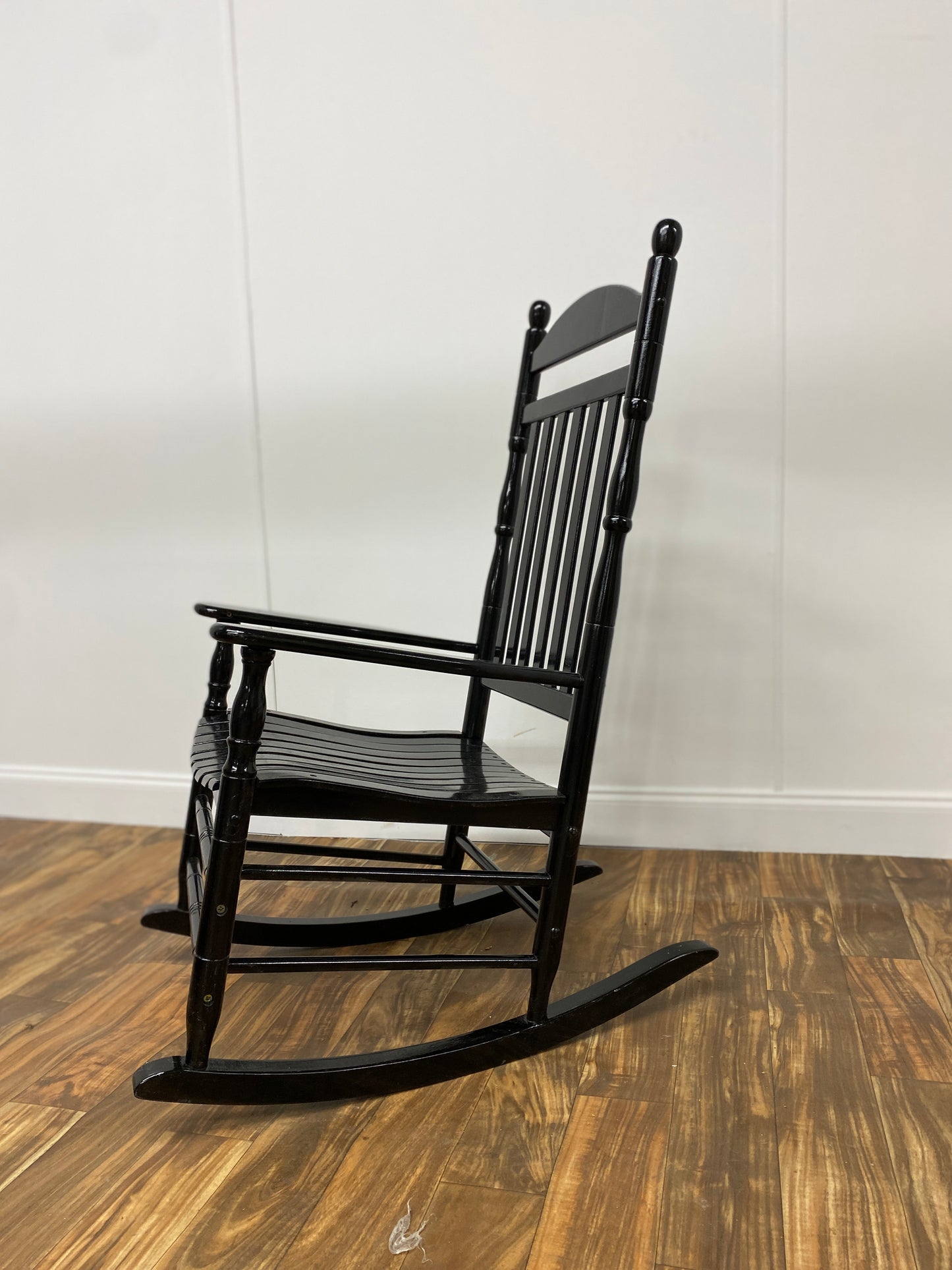 BLACK ROCKING CHAIR