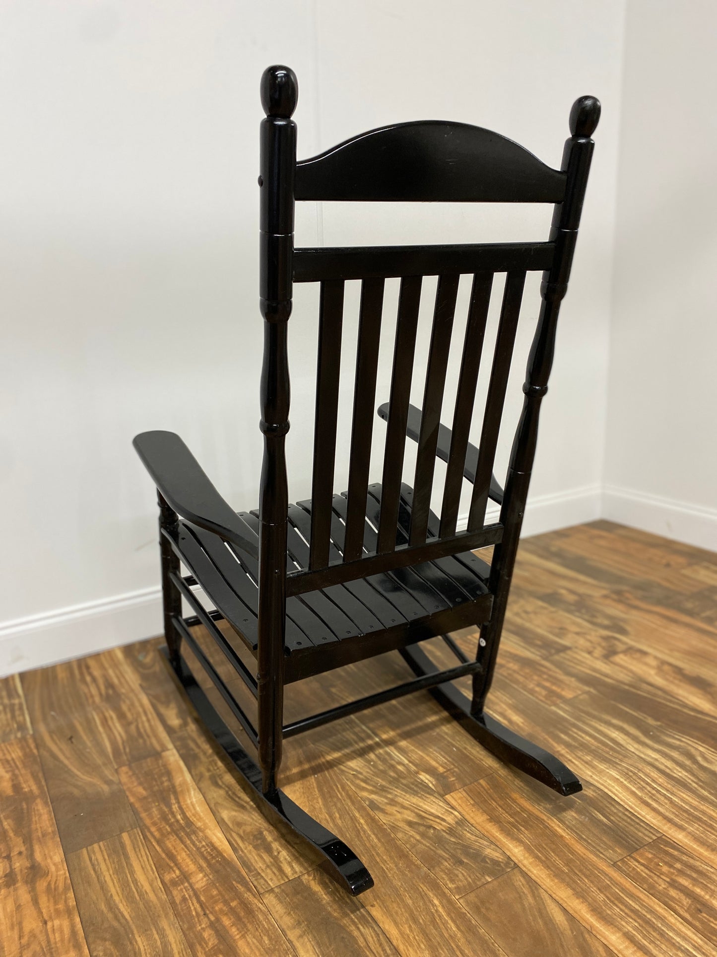 BLACK ROCKING CHAIR
