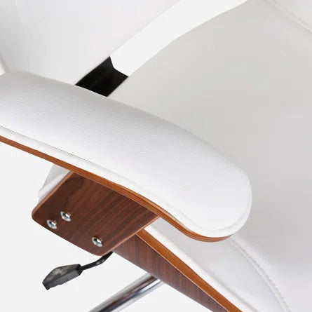 FLAT WHITE LEATHER OFFICE CHAIR