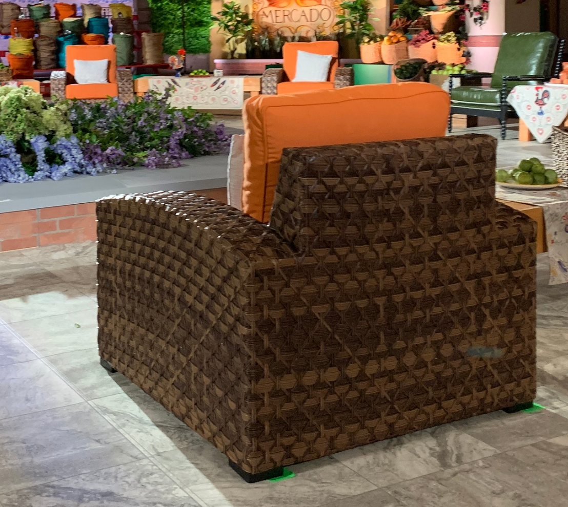 OUTDOOR WICKER ARM CHAIR