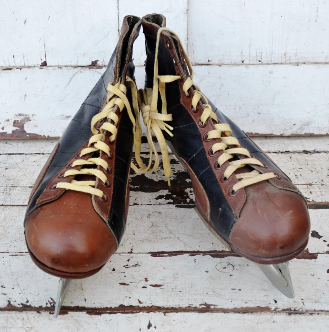Men's Black & Brown Vintage Ice Skates