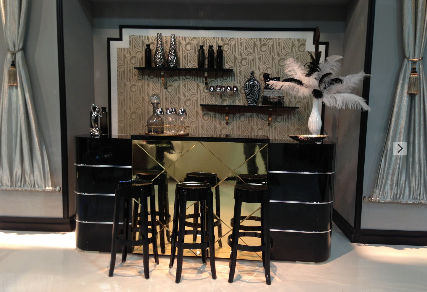 GLOSS BLACK ART DECO BAR WITH GOLD PANELS