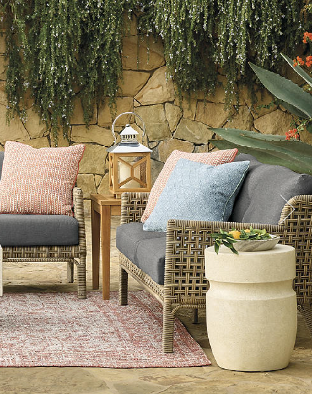 WHITE STONE LOOK SIDE TABLE OR STOOL