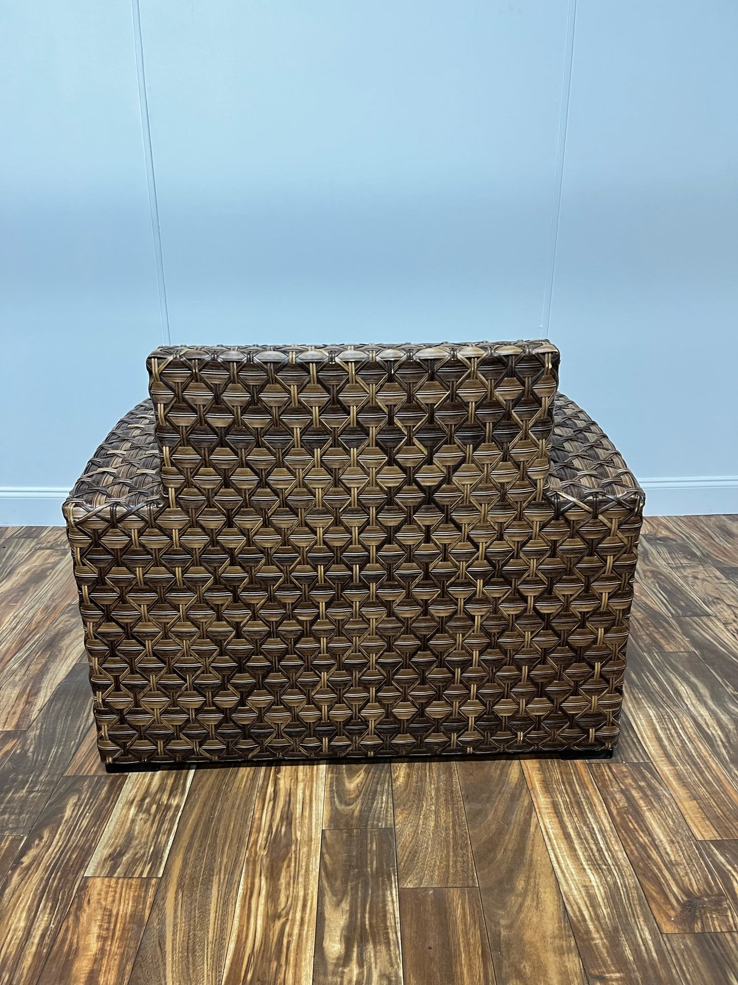 OUTDOOR WICKER ARM CHAIR