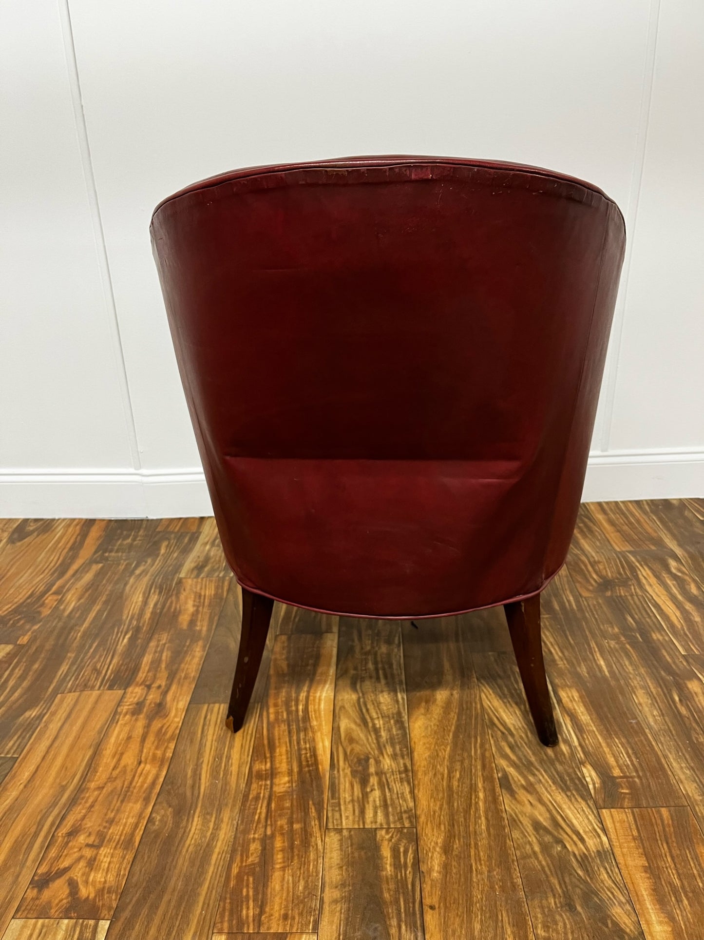 RED LEATHER ARM CHAIR