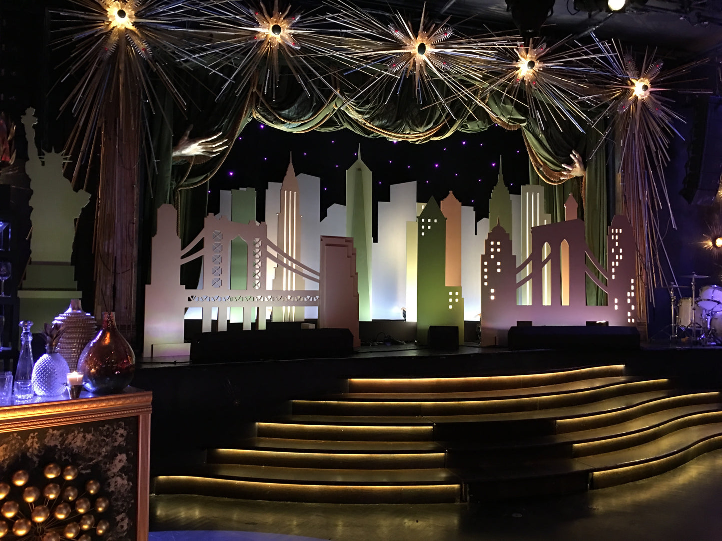 OVERSIZE NEW YORK CITY SKYLINE CUTOUTS