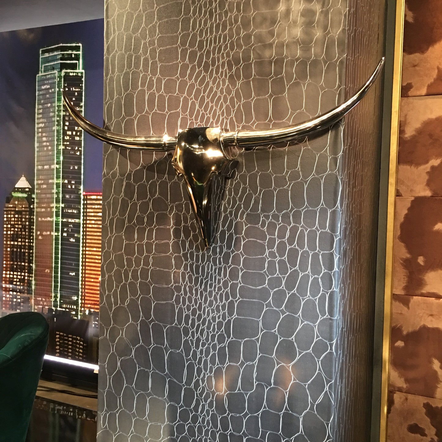 CHROME LONGHORN STEER HEAD WALL DECOR