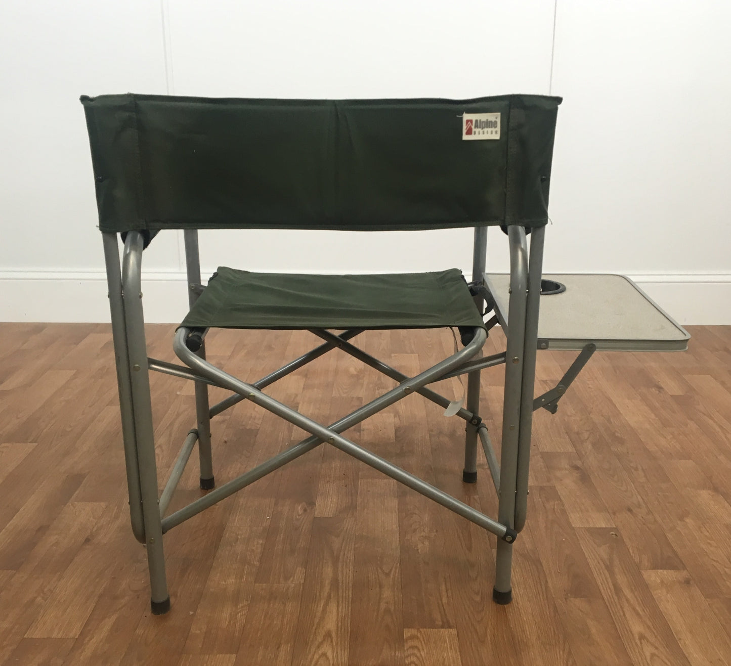 GREEN FOLDING CHAIR WITH FOLDING TRAY