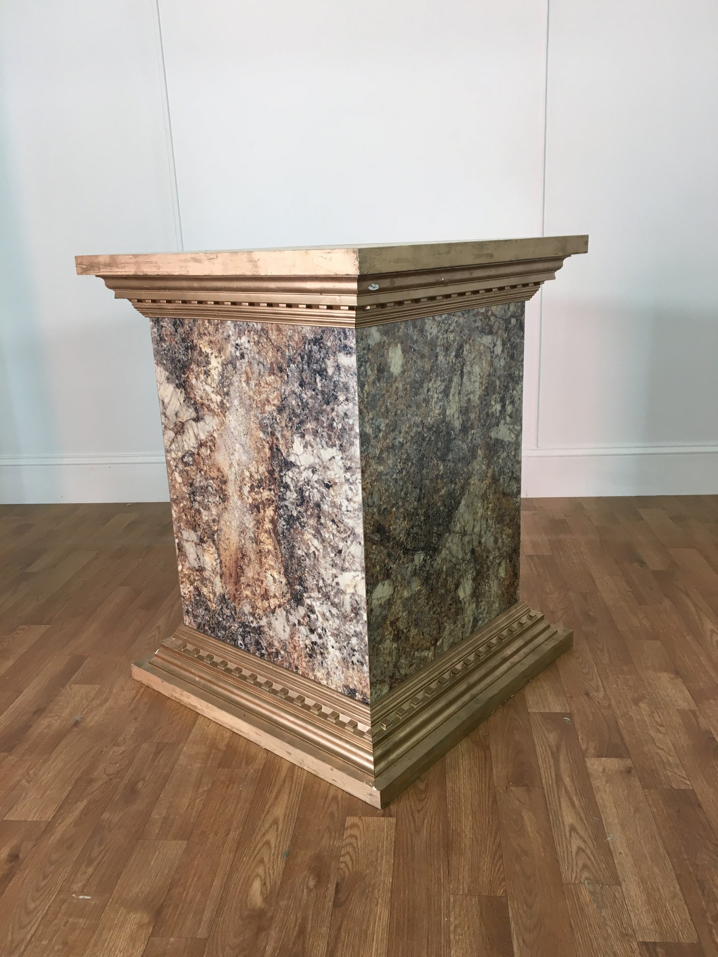 STONE FORMICA COLUMN WITH GOLD TRIM