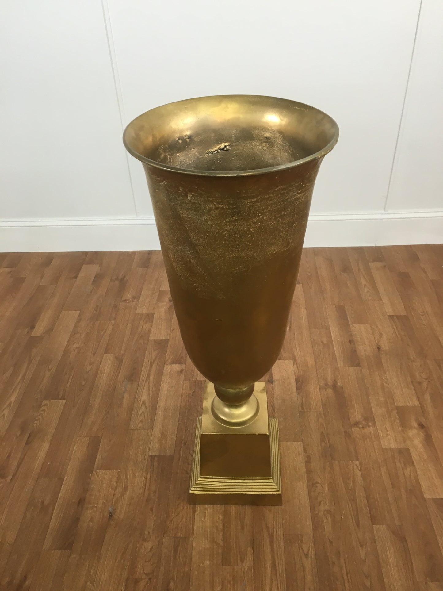 OVERSIZE GOLD PLANTER