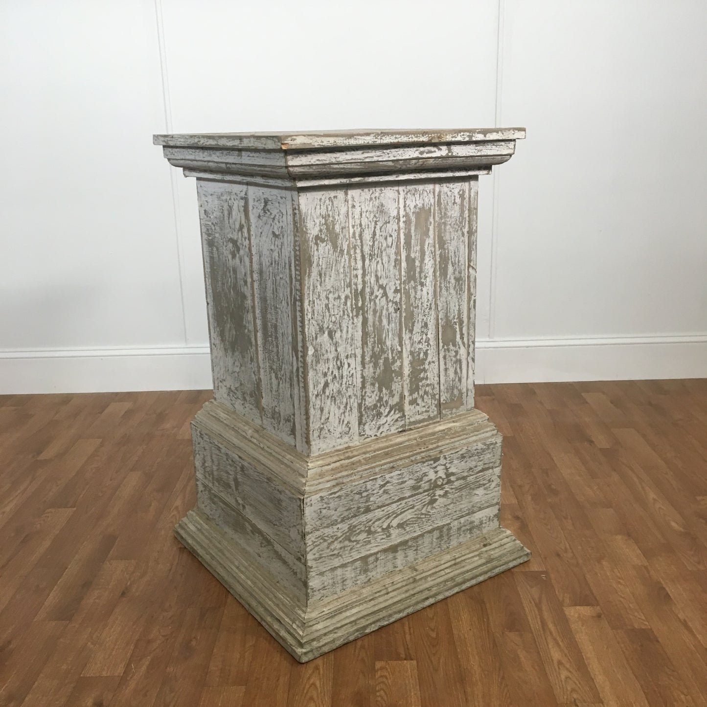 RUSTIC WOOD PEDESTAL