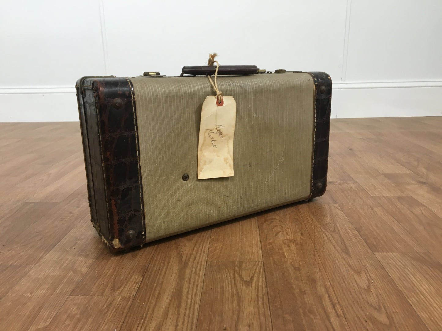 VINTAGE LUGGAGE, FADED GREEN