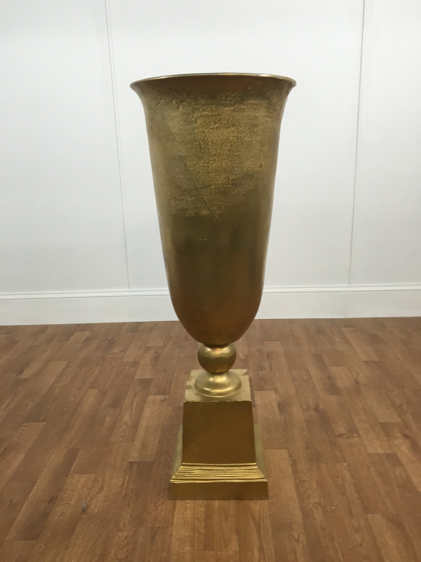 OVERSIZE GOLD PLANTER