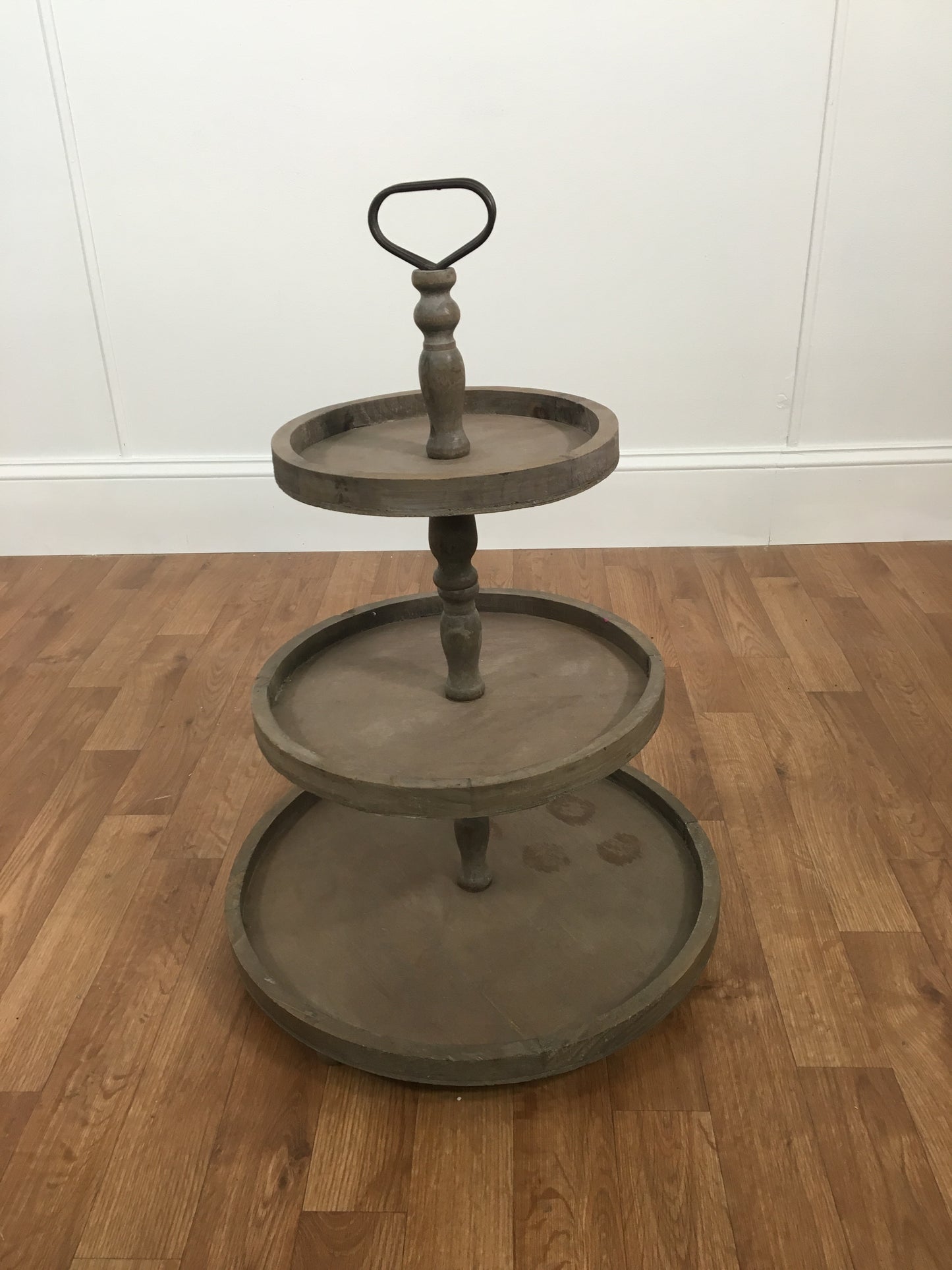 THREE LEVEL ROUND WOOD SERVING TRAY