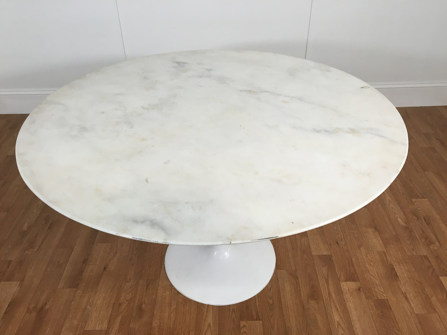 ROUND WHITE MARBLE DINING TABLE