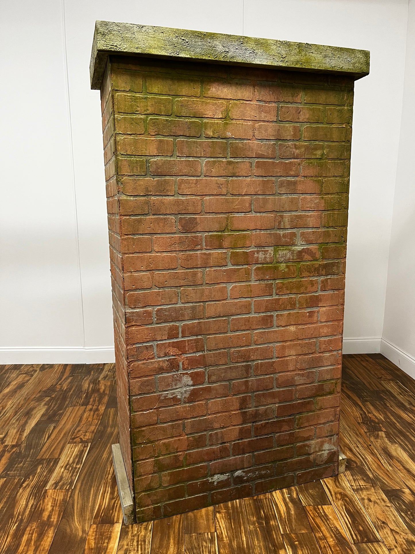 AGED FAUX BRICK PILLAR WITH FAUX CEMENT TOP