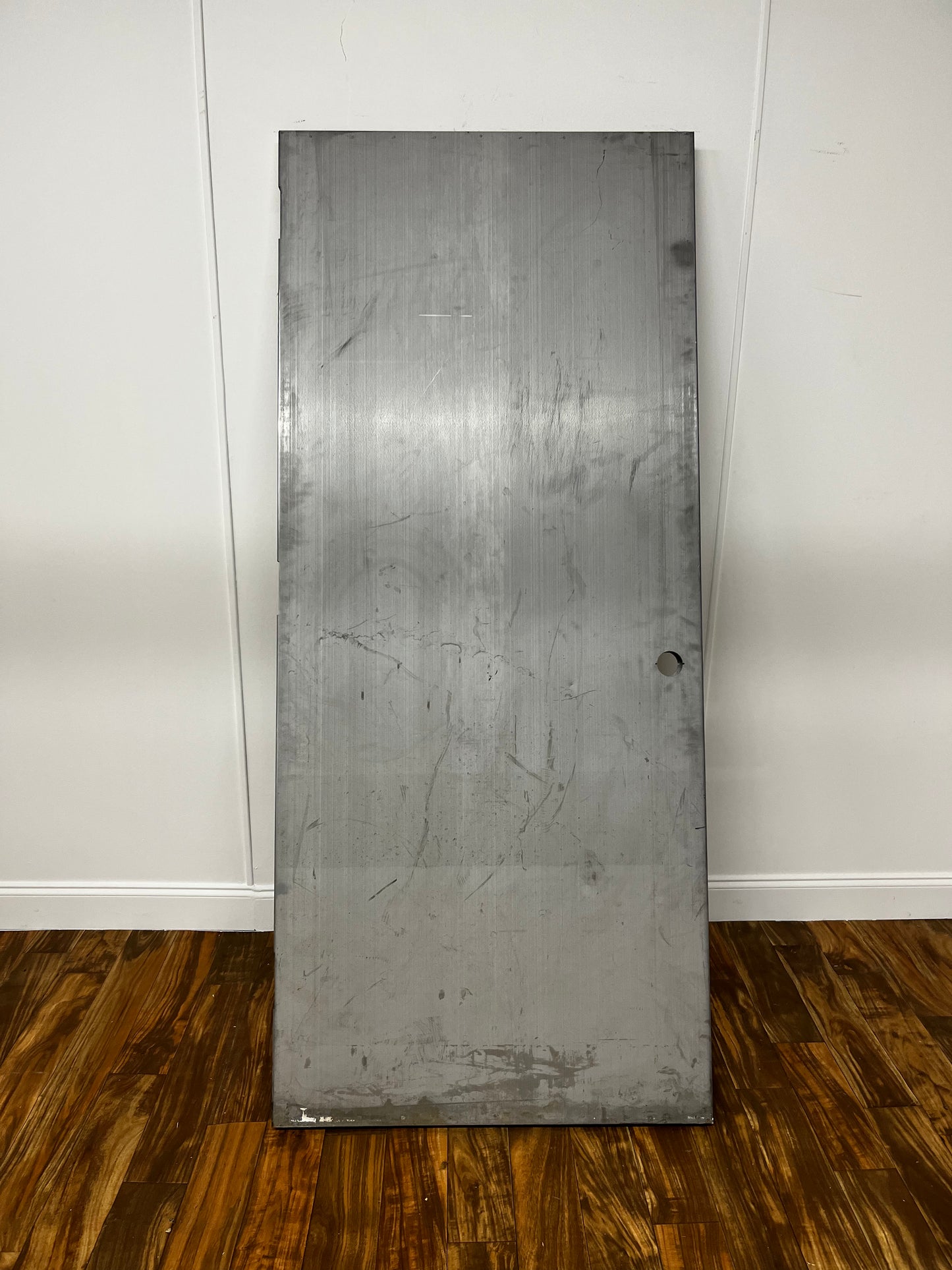 METAL DOOR