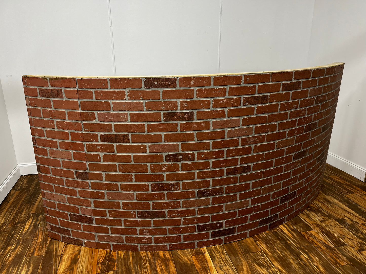 CURVED BRICK FLAT