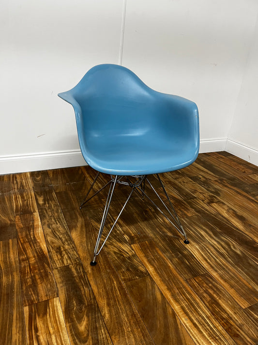 BLUE PLASTIC ARM CHAIR