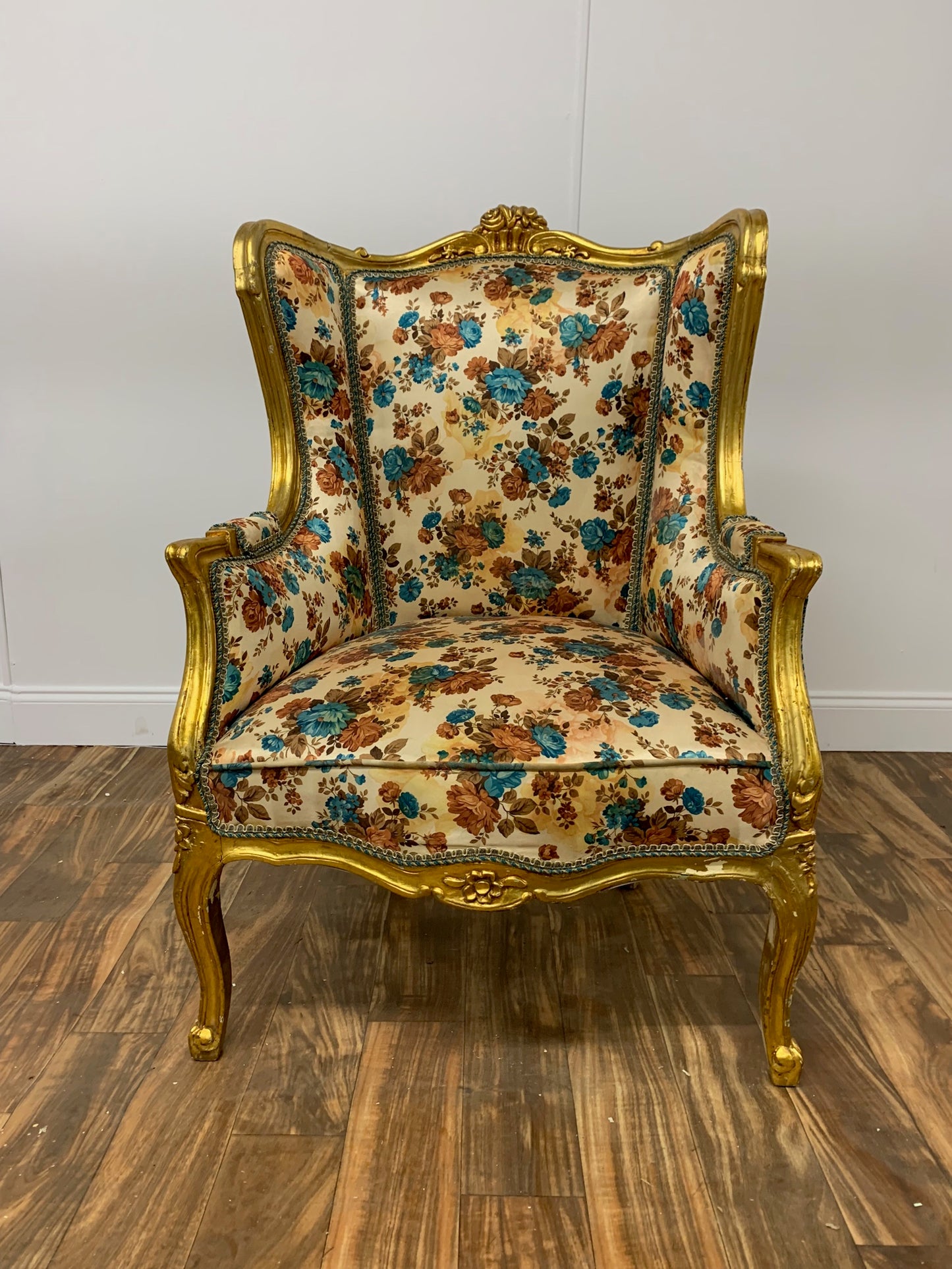 ORNATE FLORAL PATTERN WINGBACK CHAIR