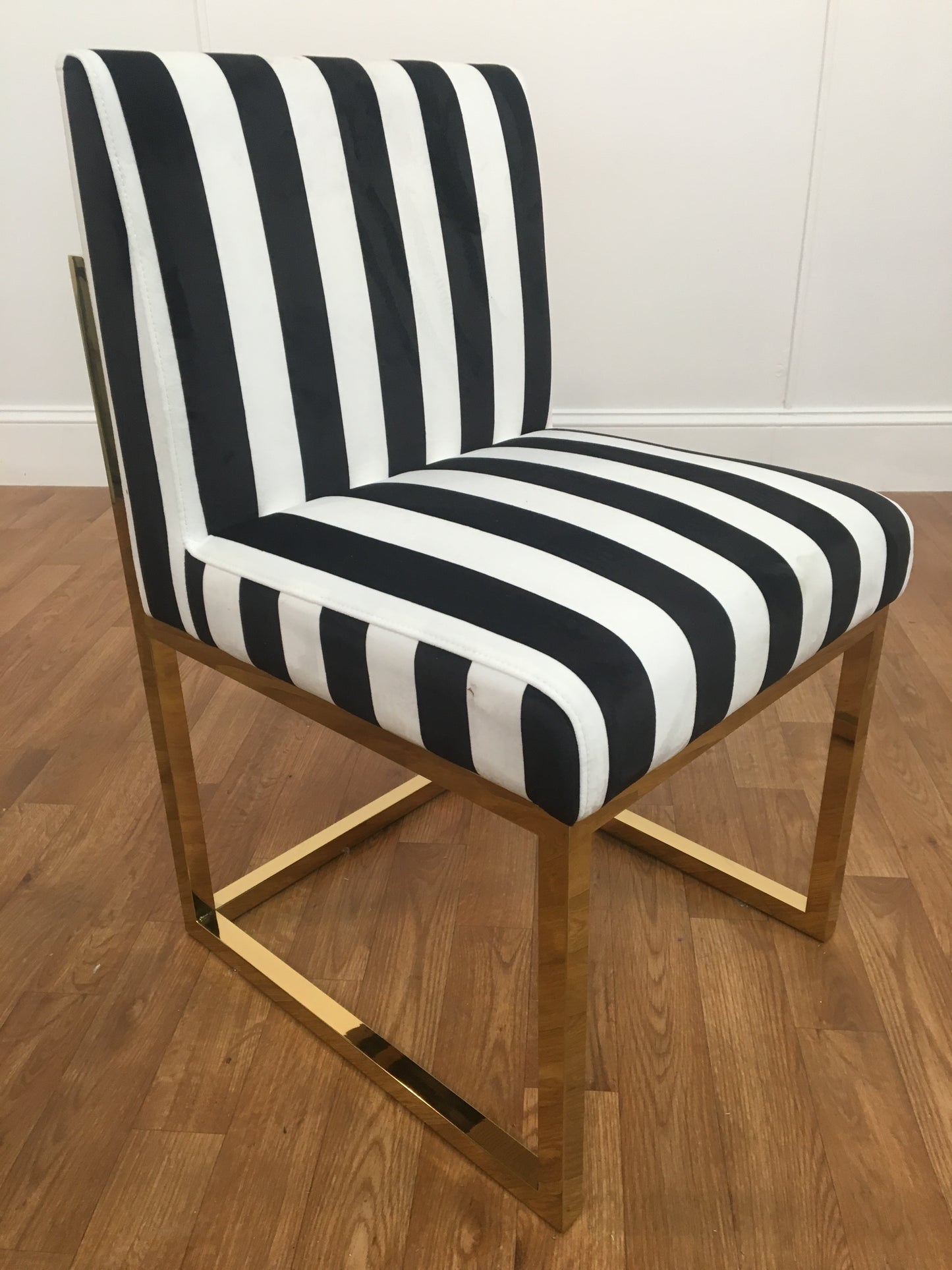BLACK AND WHITE STRIPED ARMLESS DINING CHAIR