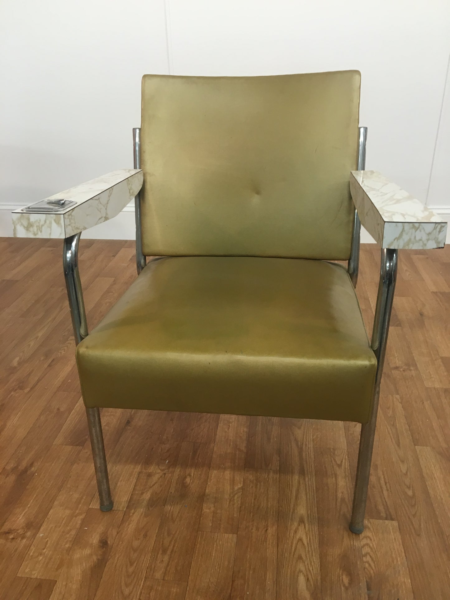VINTAGE 1970s GOLD SALON CHAIR WITH ASH TRAY