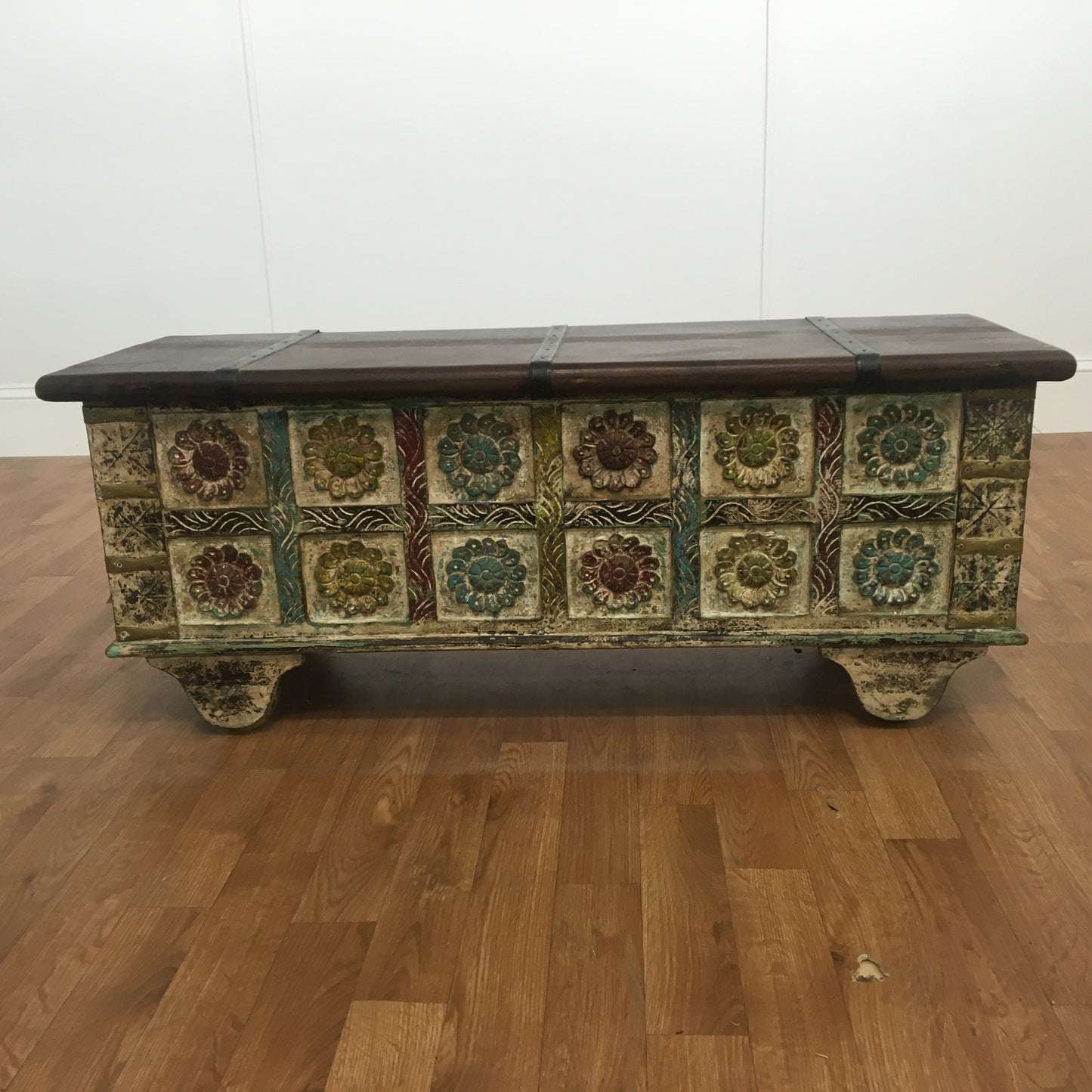 PERSIAN COFFEE TABLE WITH STORAGE