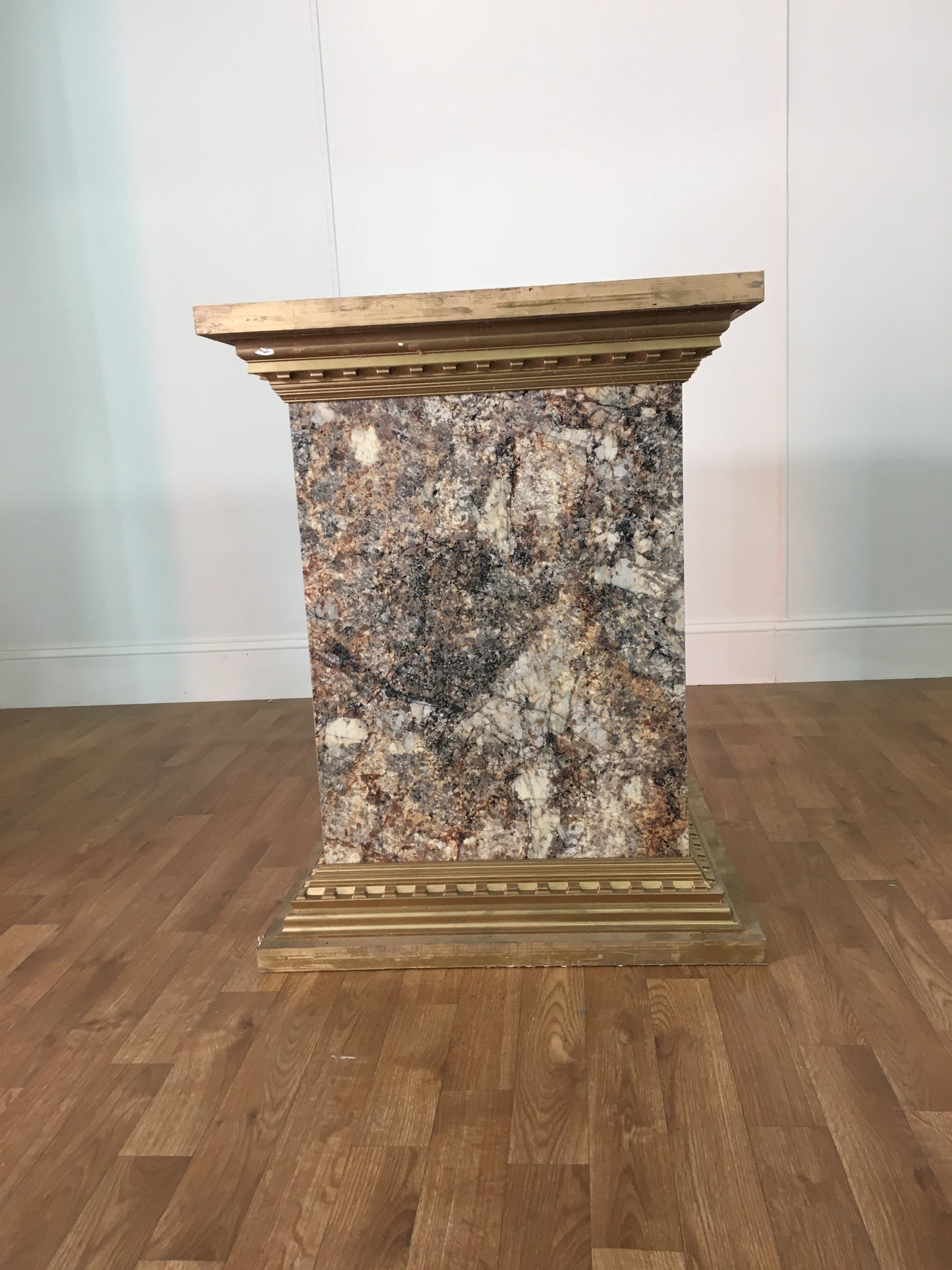 STONE FORMICA COLUMN WITH GOLD TRIM
